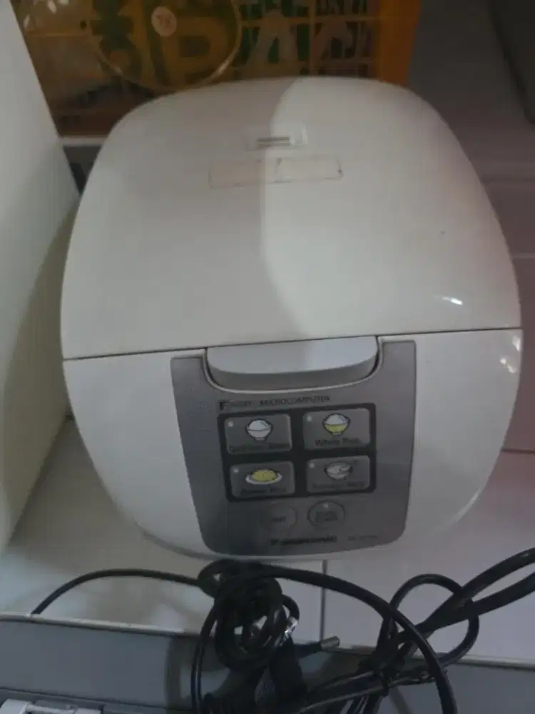 Rice cooker panasonic SRDF 181