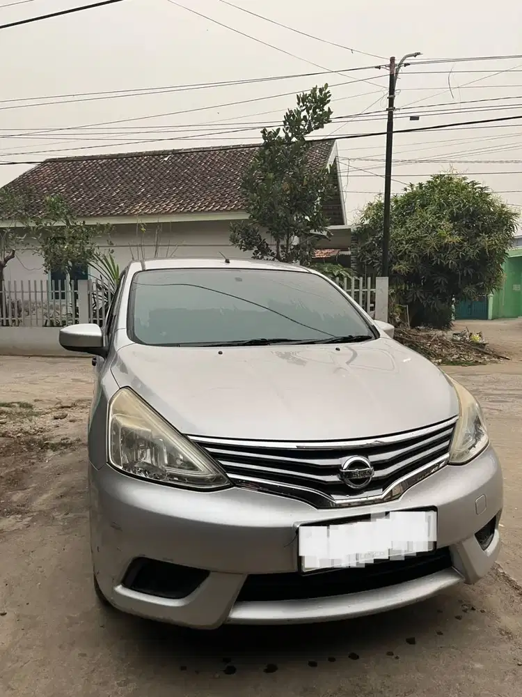 DIJUAL NISSAN GRAND LIVINA 1.5 SV M/T – 2013