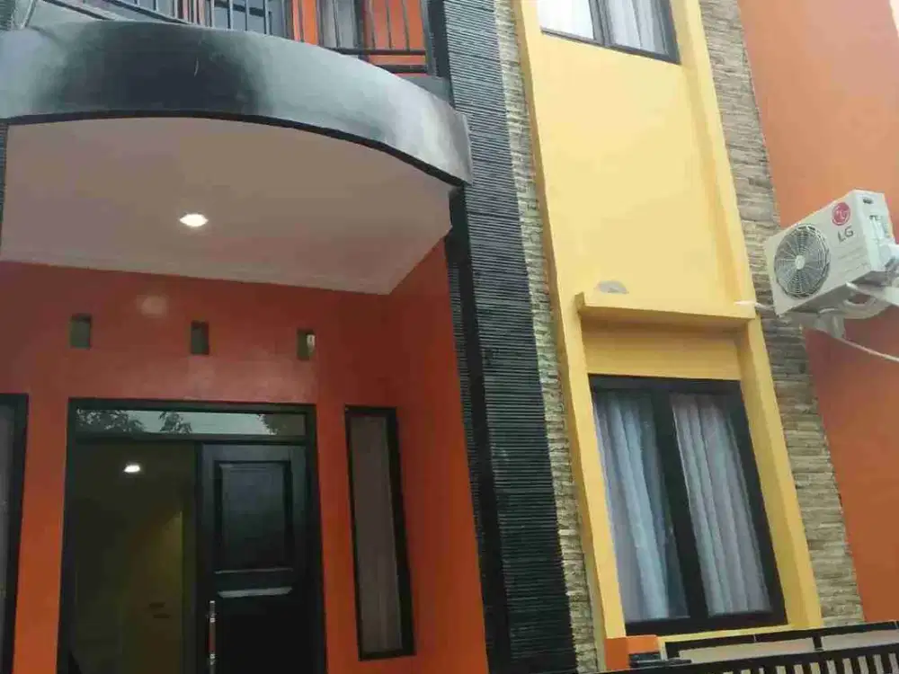 dijual cepat rumah murah 2lantaidi rawabuntu Tangerang selatan