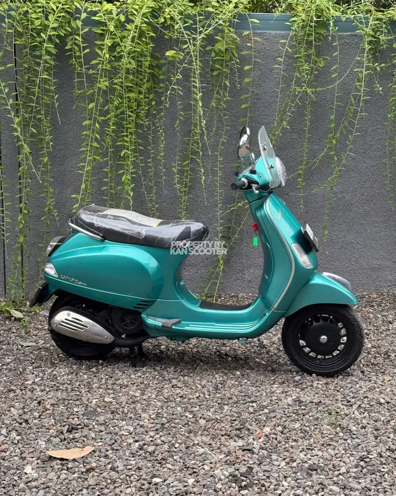 JUAL MURAH VESPA LX 150 3V 2013 MULUS