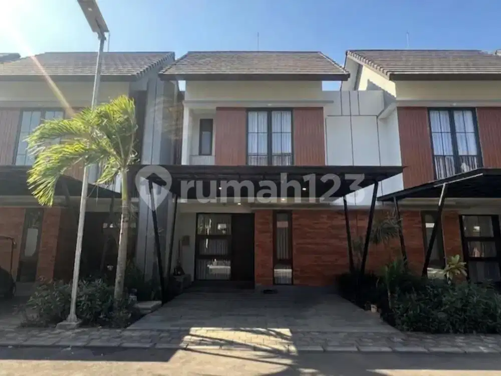 Disewakan Rumah 2Lantaihanya 2Menit Dari Pintu Tol