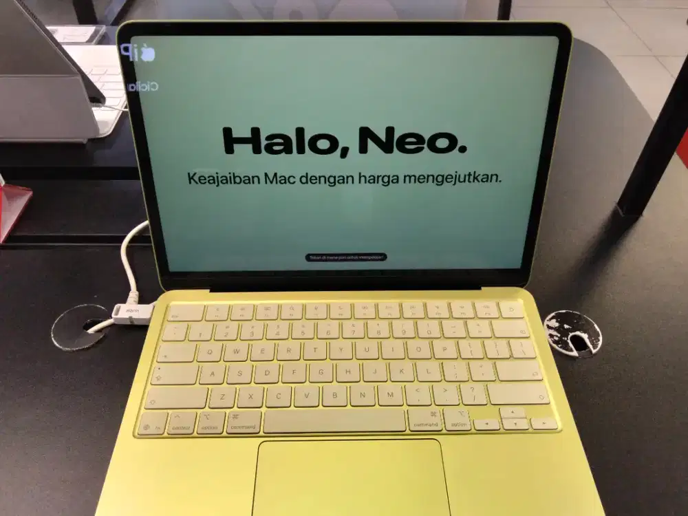 Macbook neo 13 8/256
