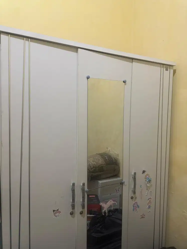 Dijual lemari second