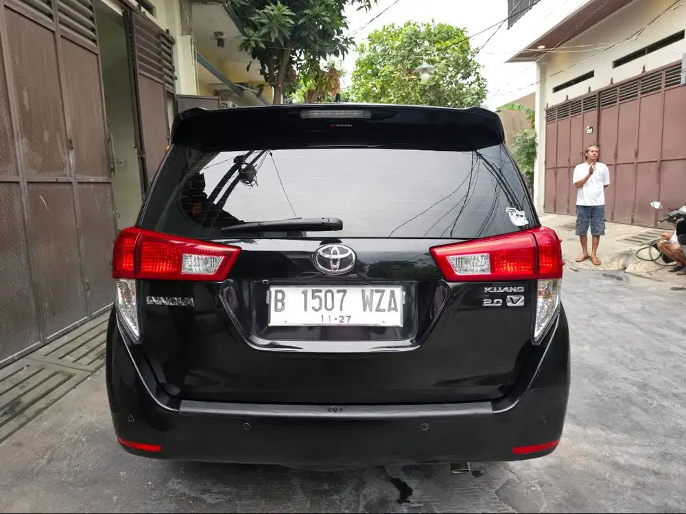 Toyota Kijang Innova Inova Reborn V Matic AT Tahun 2017 Hitam , 2018