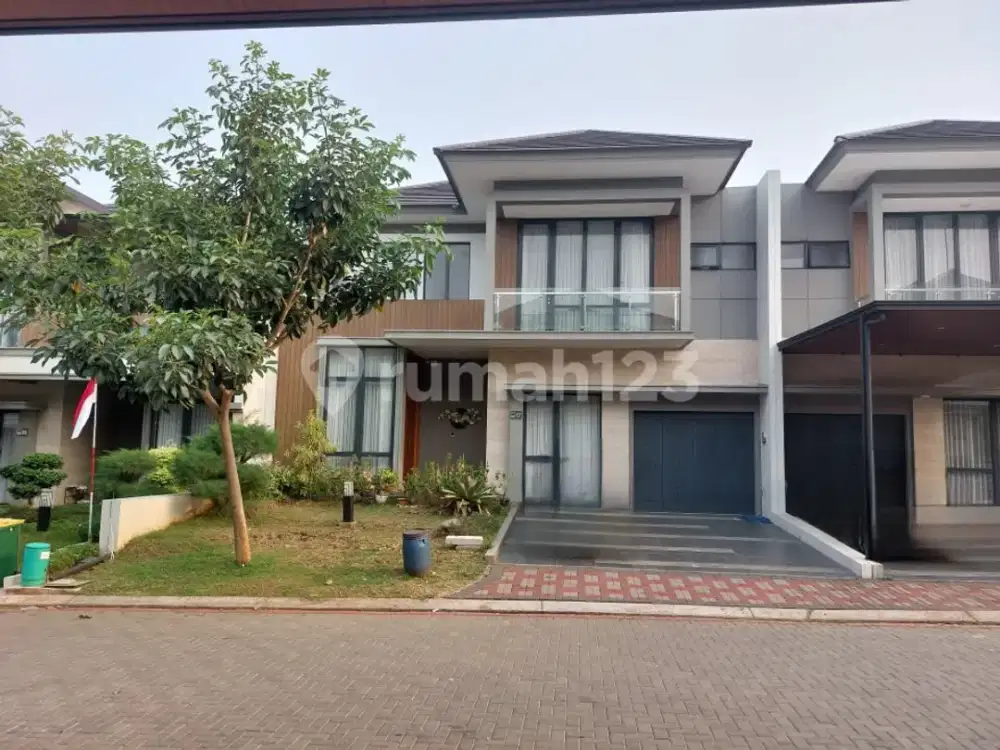 Rumah  2 lantai, standard,  Siap Huni di cluster Baru Kota Wisata