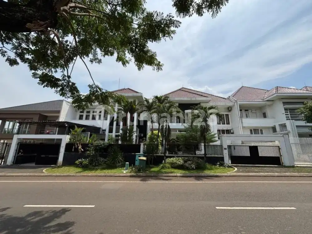 Rumah Gandeng 2Lt di Boulevard Kota Wisata Cibubur