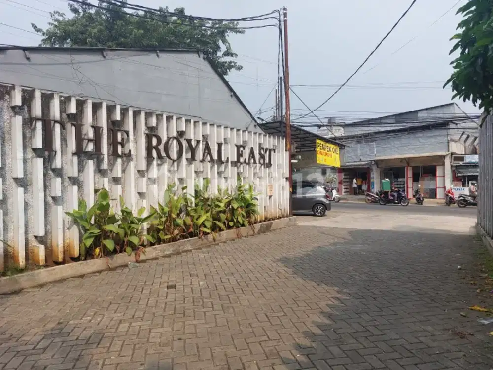 Rumah  3lantai Siap Huni di jl. raya Cipayung Jakarta Timur