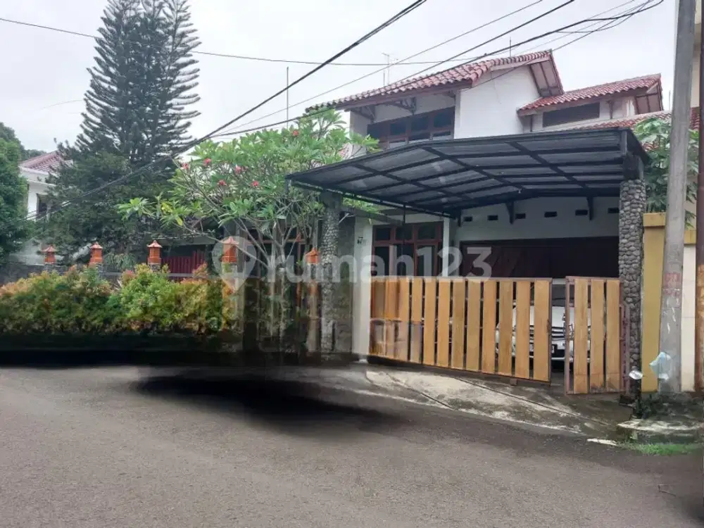 Rumah 2 Lantai Besar dan Luas Dialam Perumahan Villa Cibubur Indah Cibubur Jakarta Timur