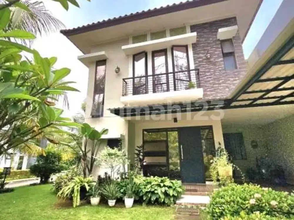 Rumah Hoek 2 Lantai Siap Huni Depan Melia Golf Driving Range Legenda Wisata Cibubur
