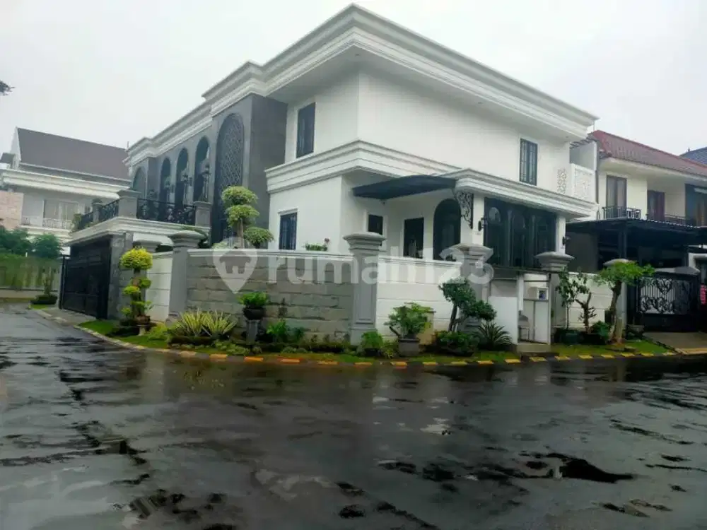Turun Harga !! Luxury House  Full Furnished 3 Lantai di Citra Gran Cibubur