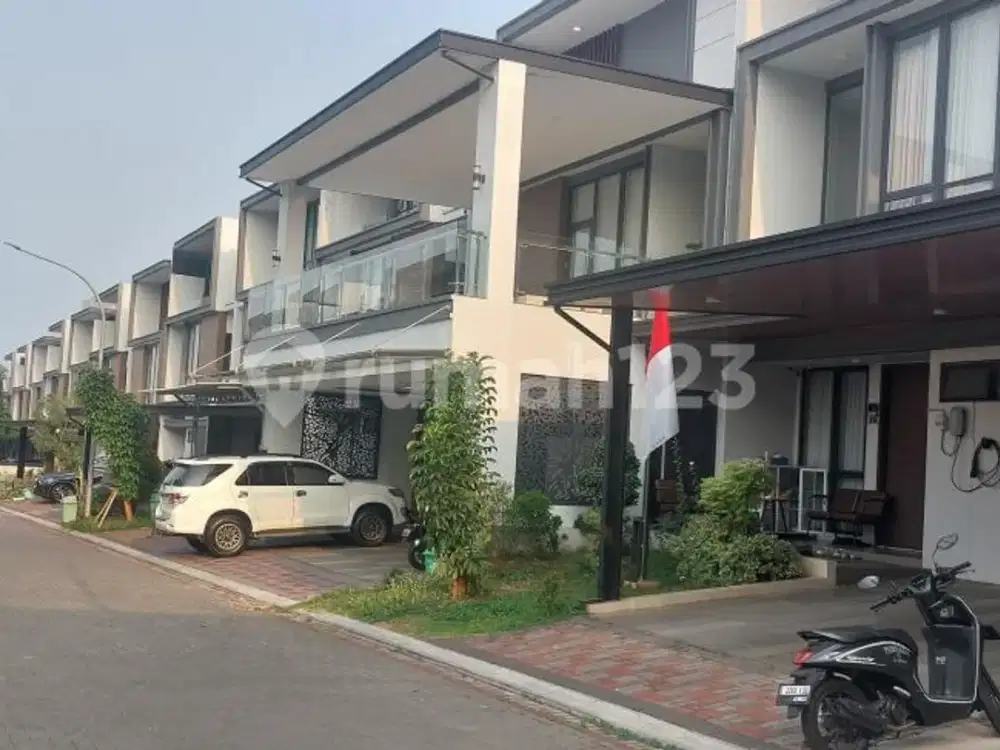 Rumah Mewah 3 LT Full Furnish Dalam Cluster Exsklusif di Kota Wisata Cibubur