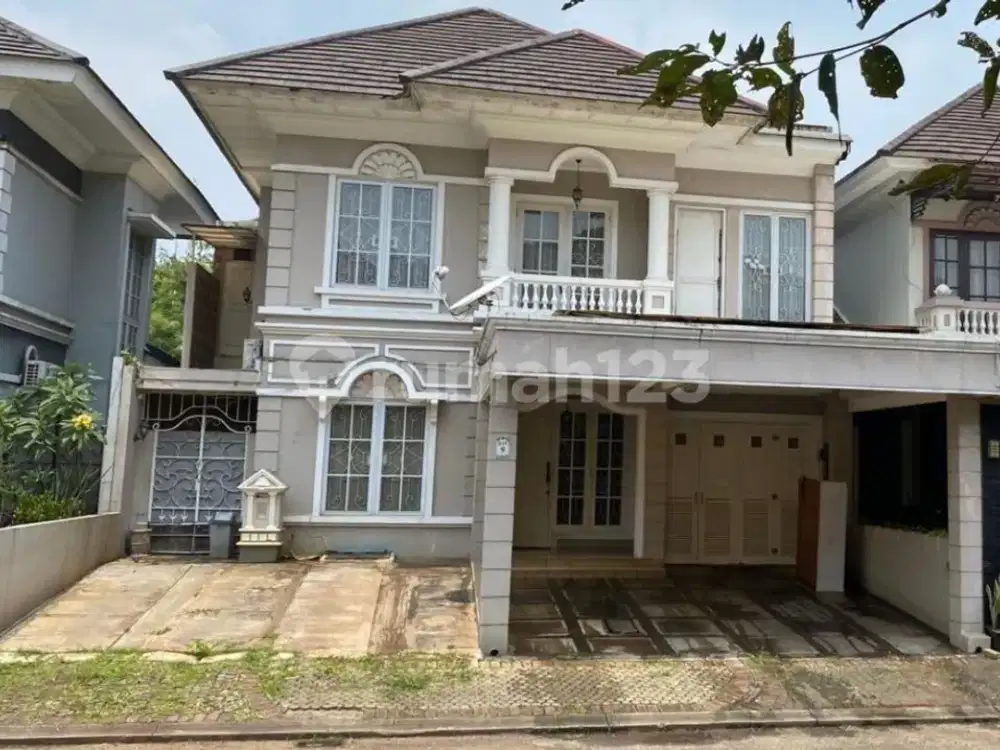 Rumah  2 lantai Siap Huni di Kota Wisata Cibubur ada kolam renang