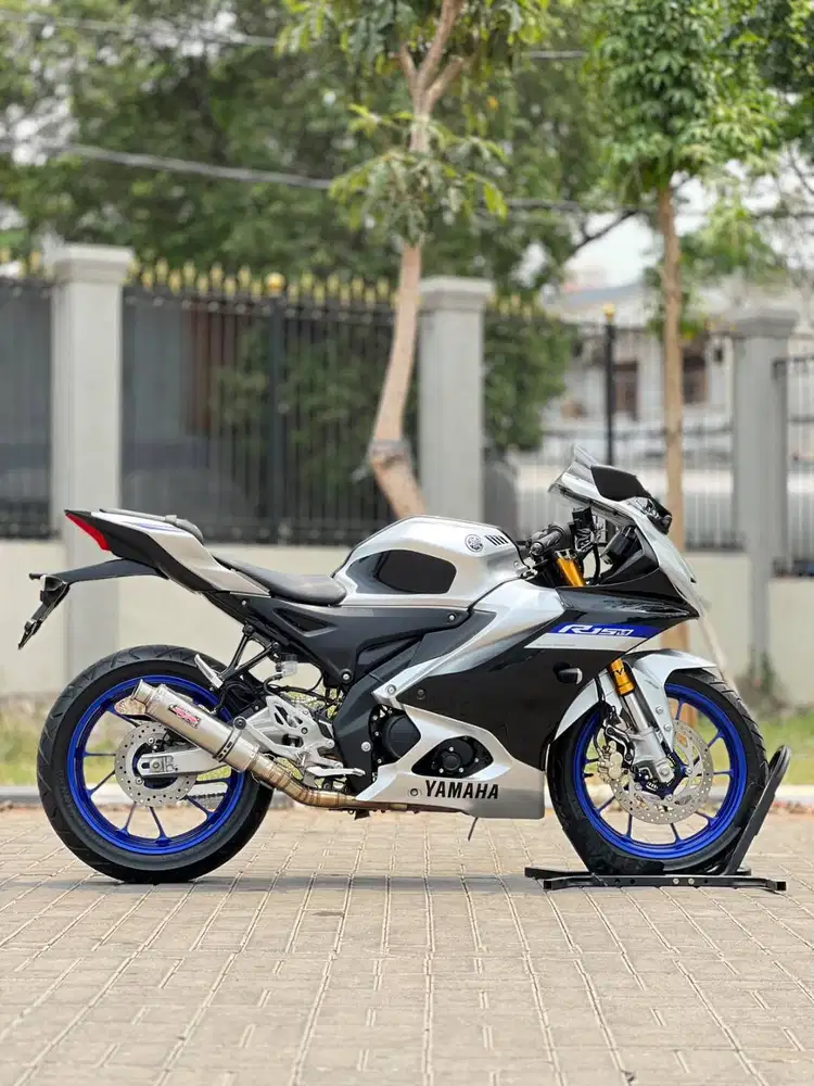 YAMAHA R15M ABS QS CONNECTED SILVER 2021 KM 8K PAJAK PANJANG TANPA PR