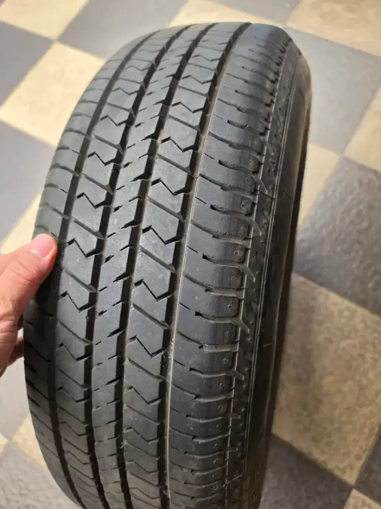 Ban Dunlop 205/65 R15 Masih Bagus