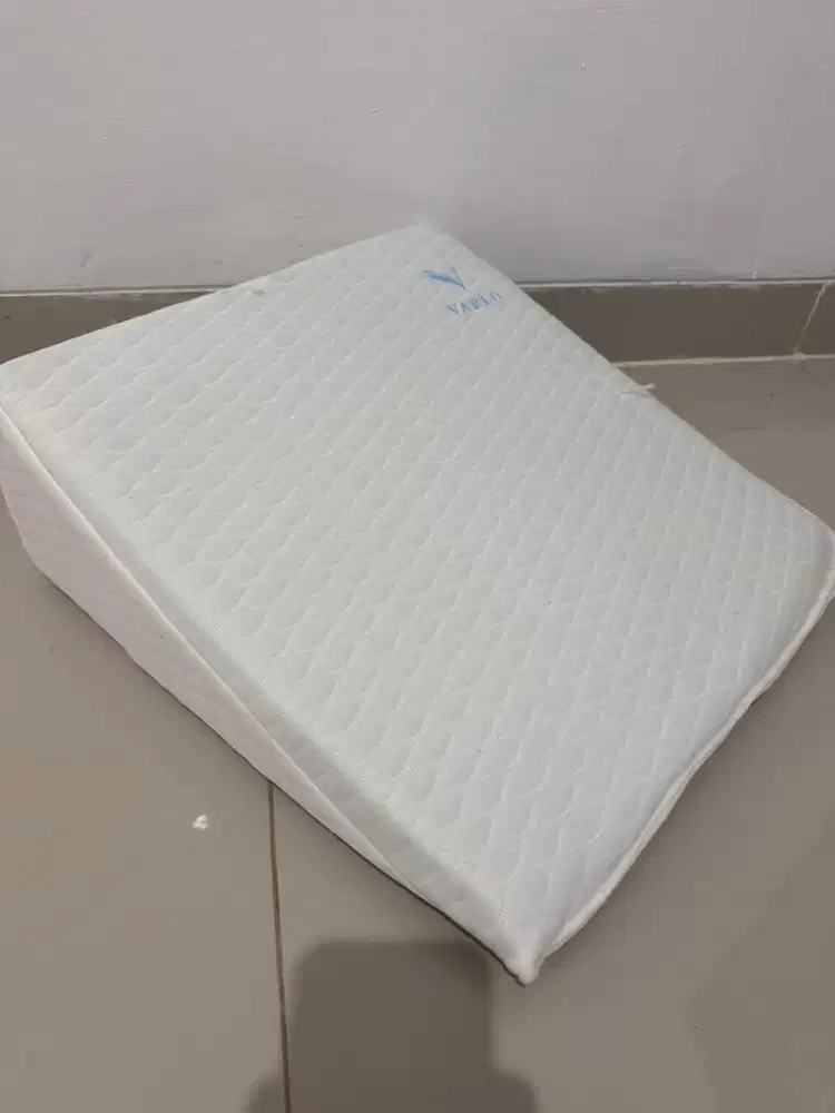 Bantal menyusui anak anti gumoh