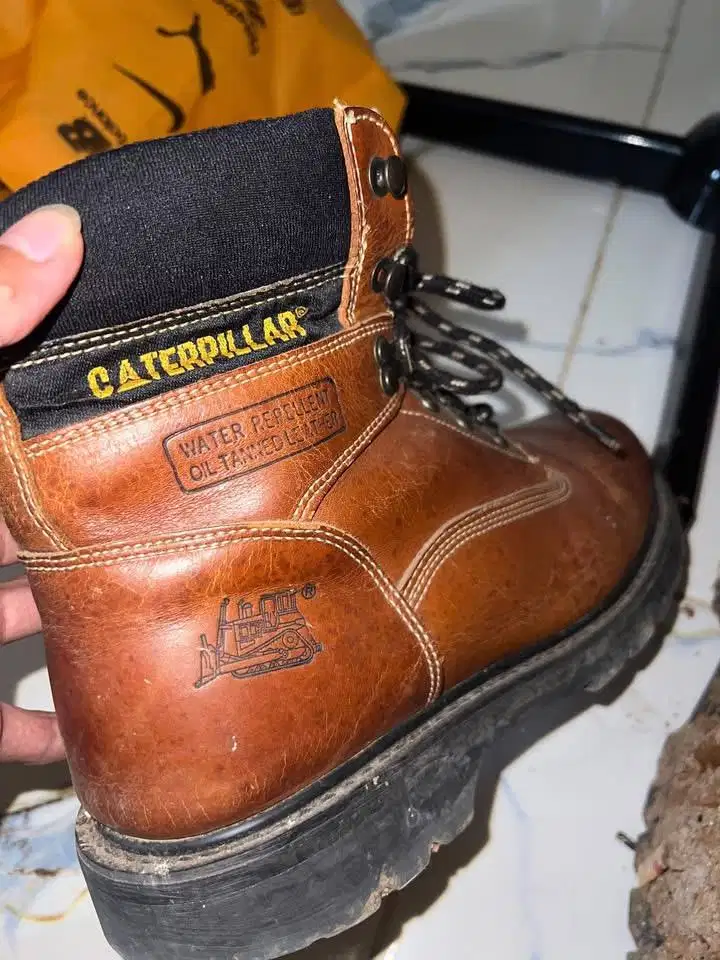catpillar safety/boots
