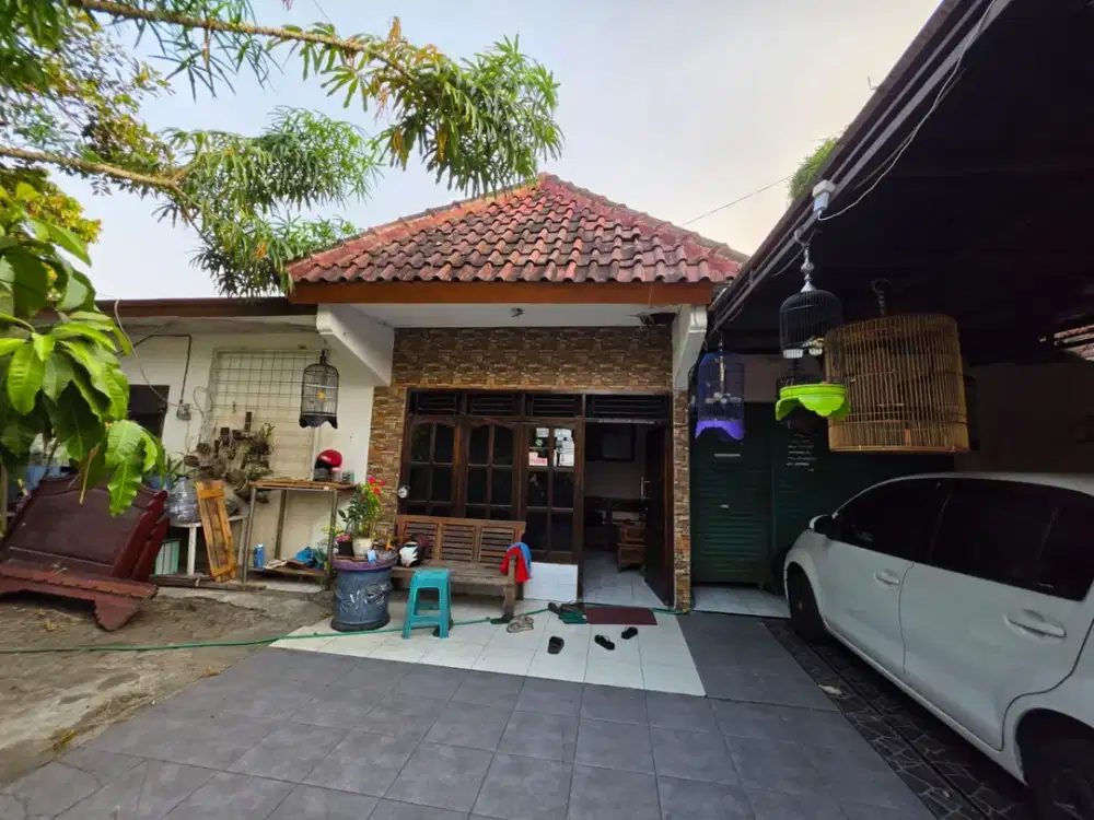 rumah 5 kamar tidur di Jalan Lamper Tengah IX No. 5, Semarang