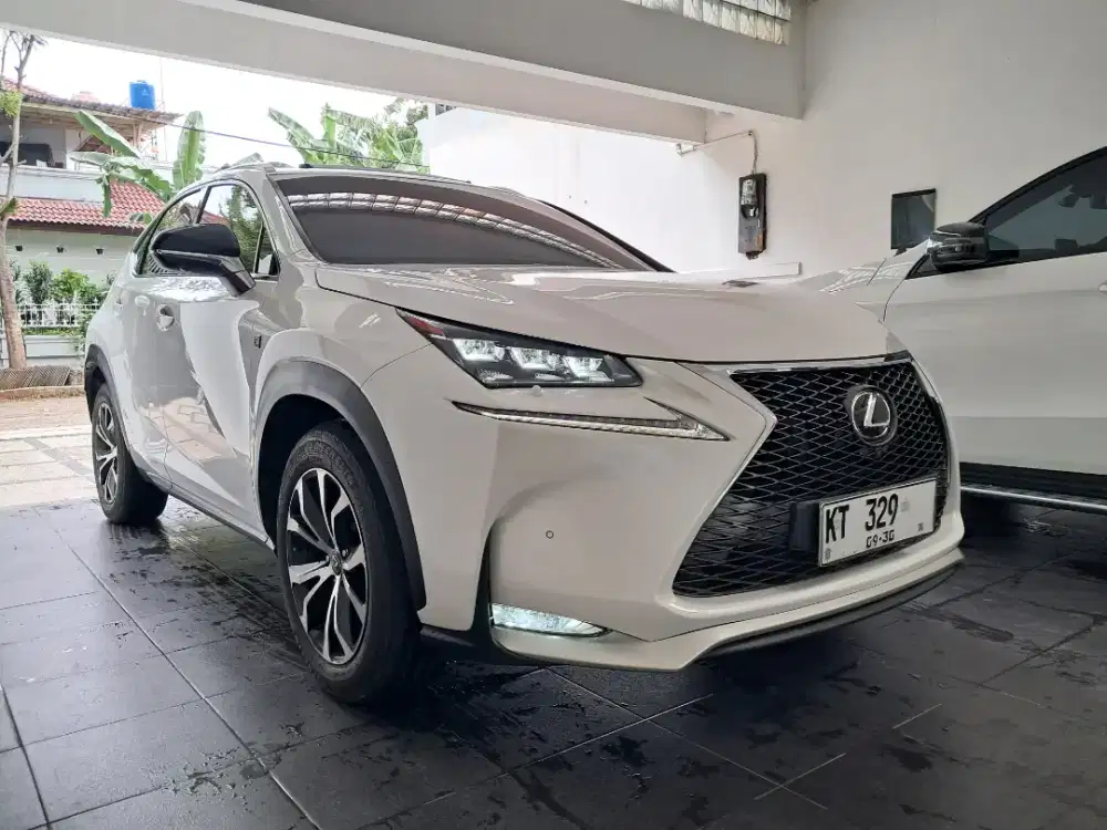 Di jual Lexus Nx200t F-sport tahun 2016 low km