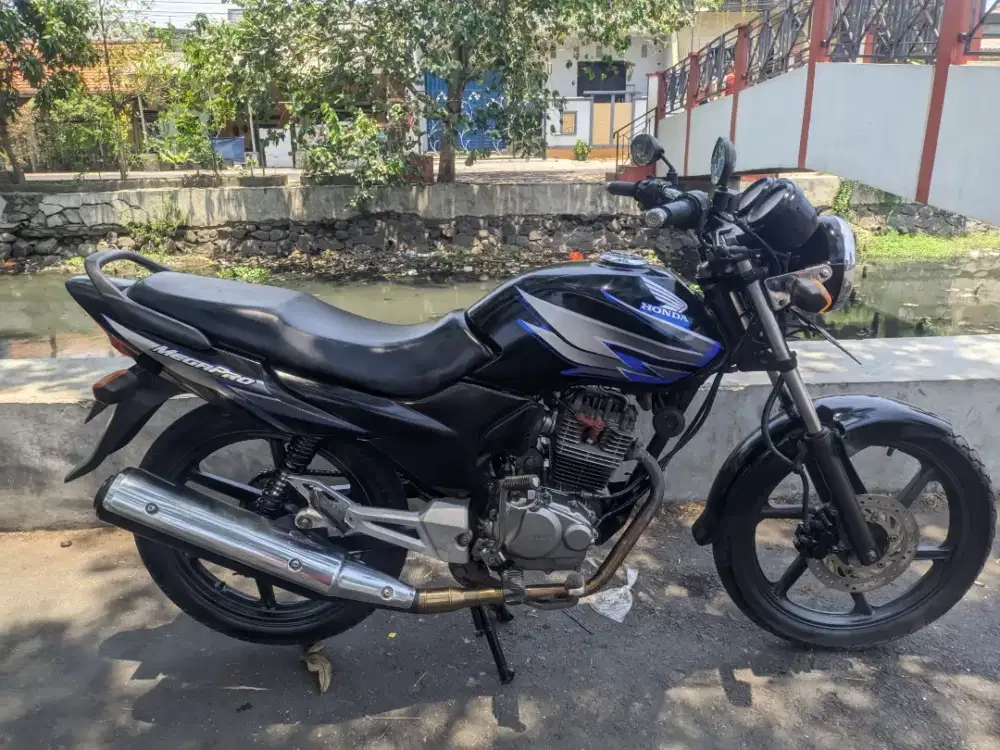 Megapro 2010 Hitam Cw Mesin TOP Segel
