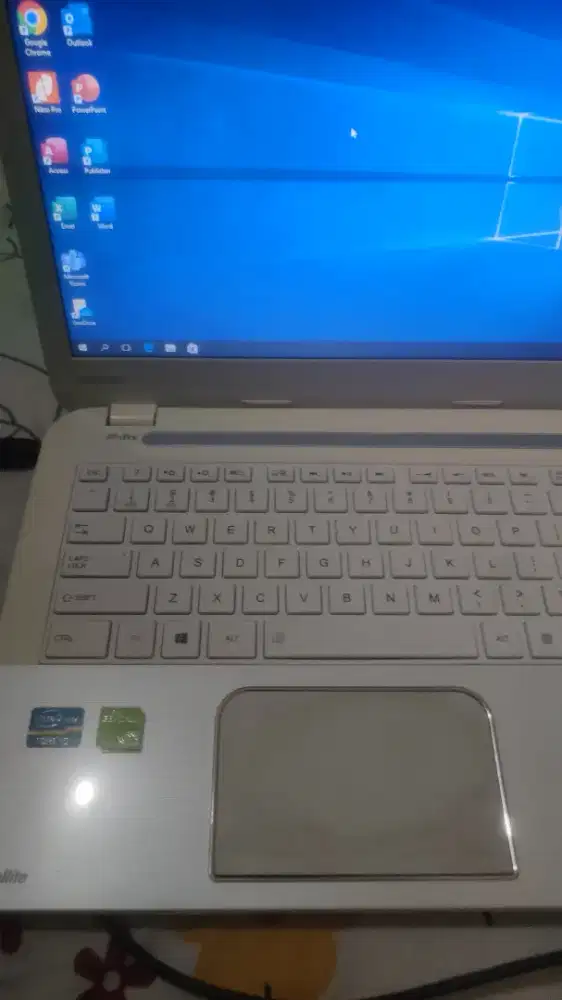 Jual leptop thosiba Spec liat fto ssd 256