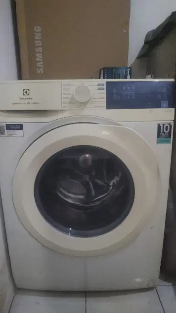 DIJUAL MESIN CUCI ELEKTROLUX - KONDISI RUSAK RINGAN
