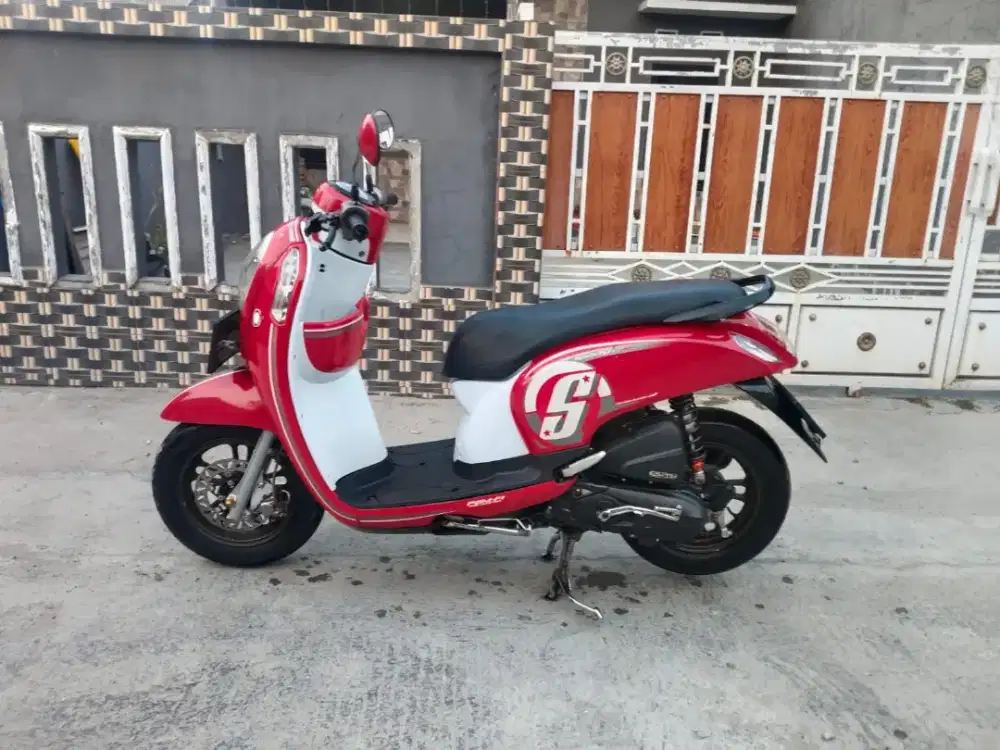 Honda Scoopy f1 tahun 2016 starter halus, siap pakai di Tangerang.