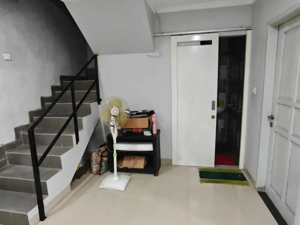 Rumah SHM 2 lt dijual Harapan Indah 1 Bekasi Harga 1,2 Milyar