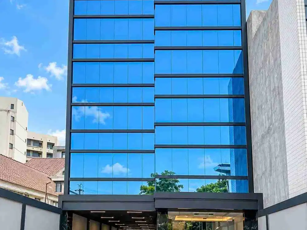 Gedung Baru 6,5 Lantai di Menteng Jakarta Pusat
