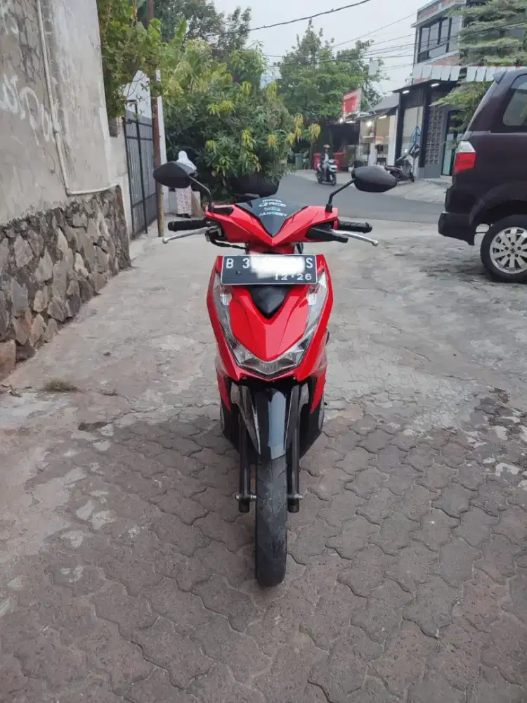 Honda Beat merah CBS