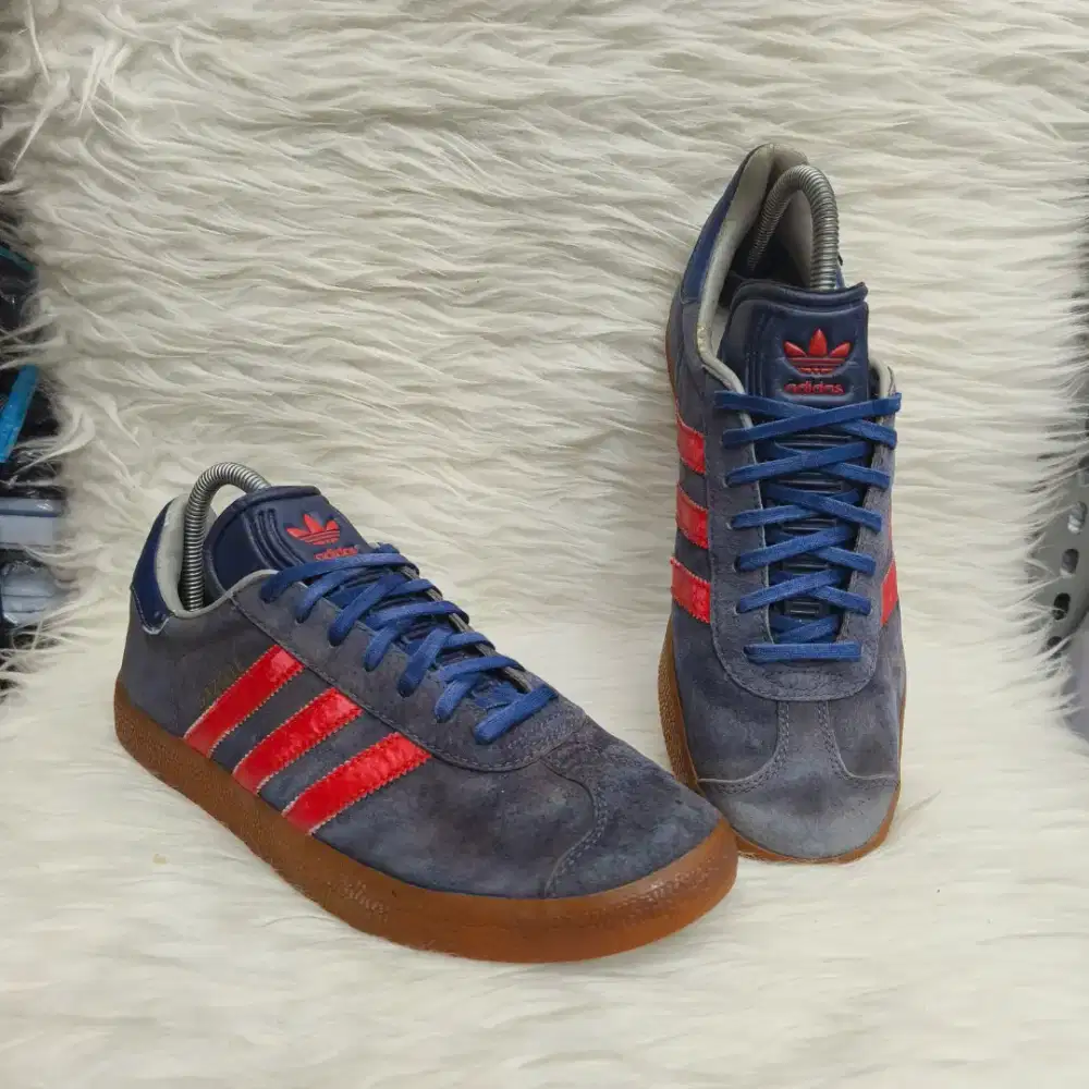 Sepatu Sneakers Adidas Gazelle Navy Red Gum Original Second Branded