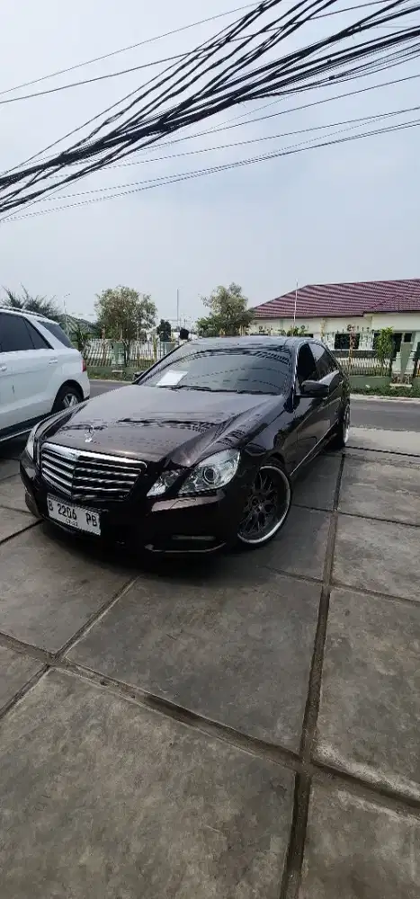 Mercedes Benz E300 Avantgarde 2011