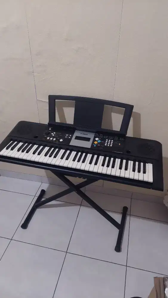 Keyboard YAMAHA PSR E223