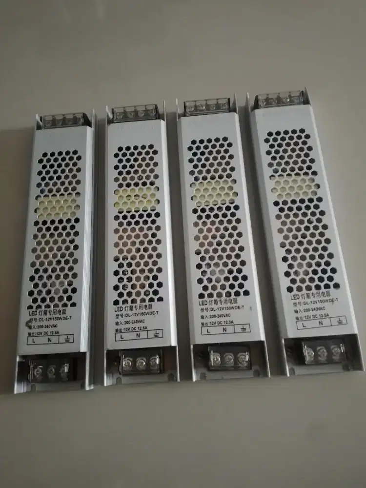 Dijual 4bj LED Power Supply slim untuk LED Strip daya 12V DC12.5A baru