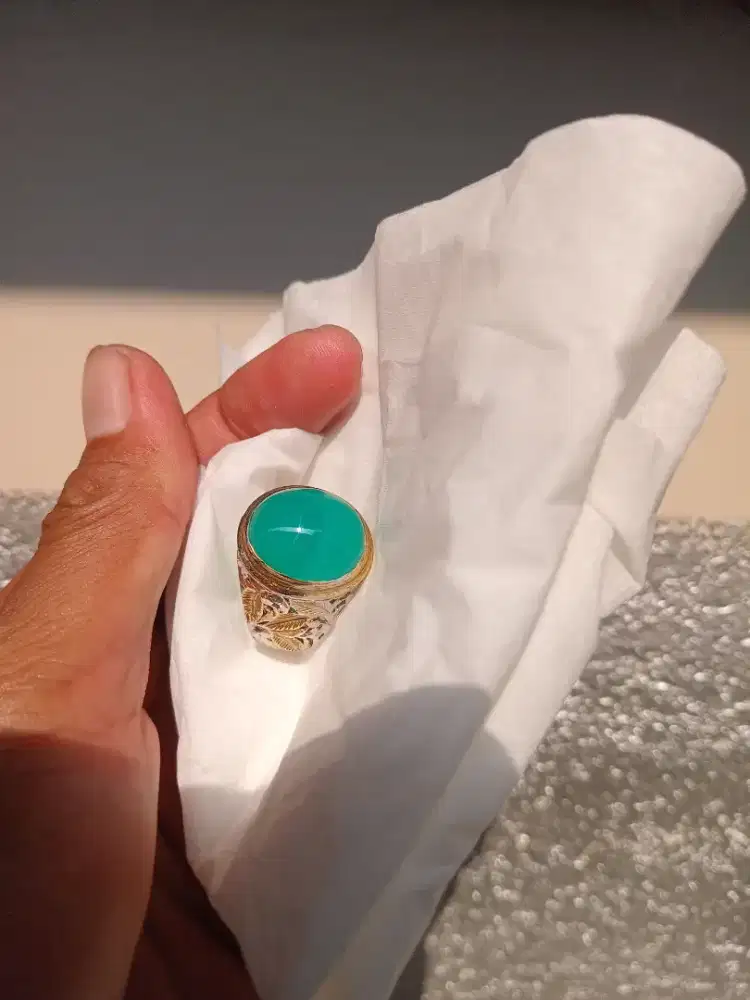 Batu bacan serat halus