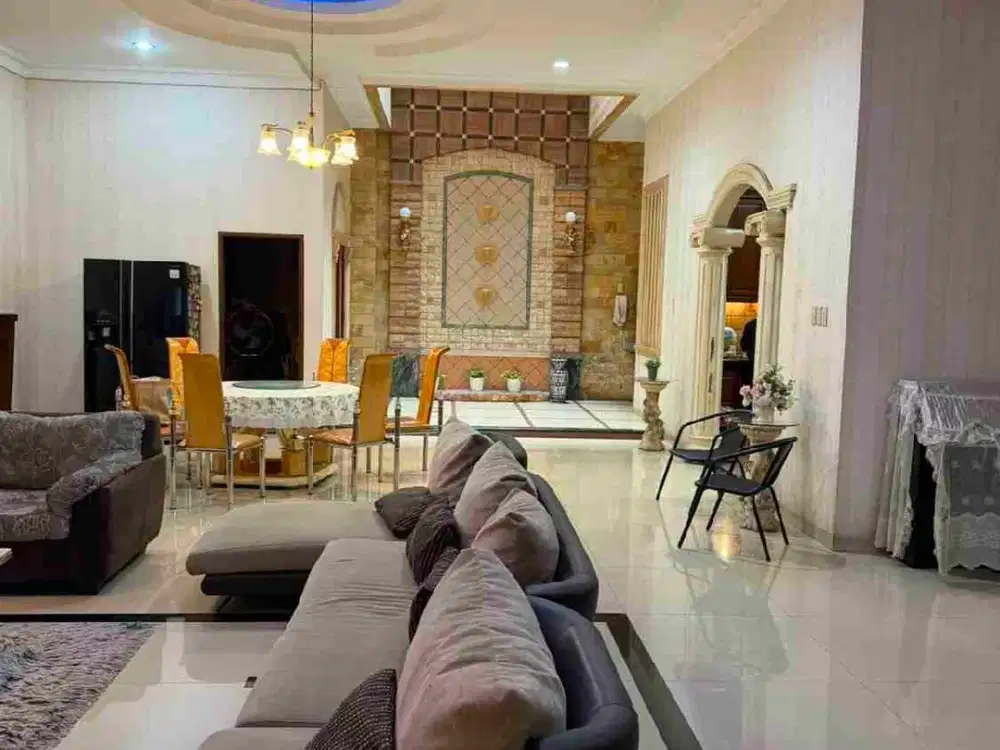 Villa Komplek Griya Riatur Indah Jl. Tulip