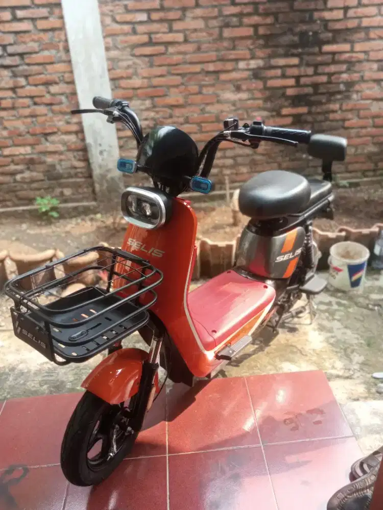 Sepeda listrik selis