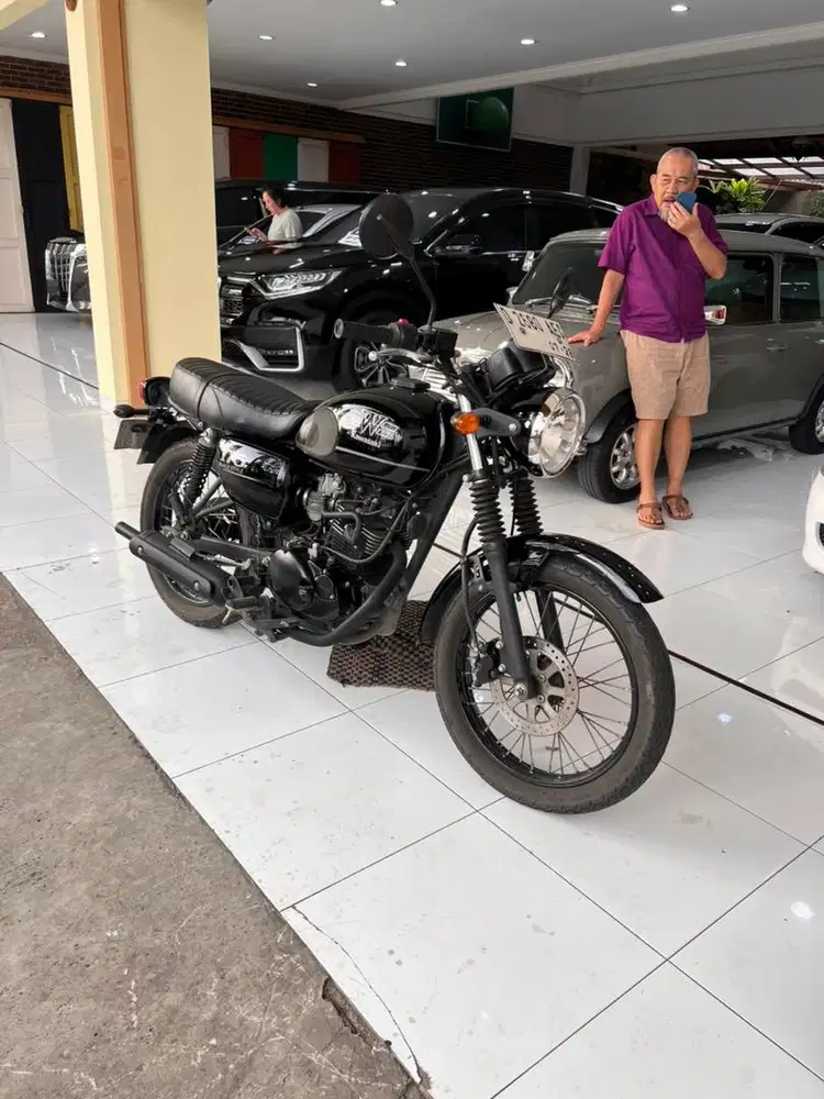 KAWASAKI W175 BLACK STYLE (istimewa)