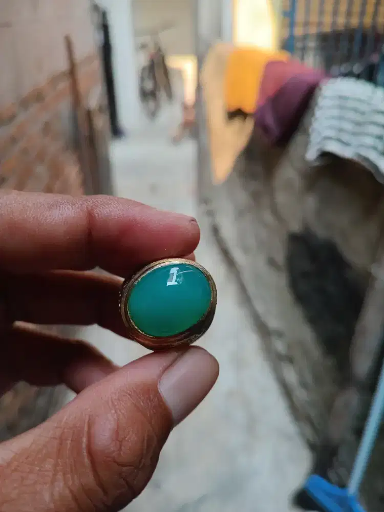 Batu bacan kristal