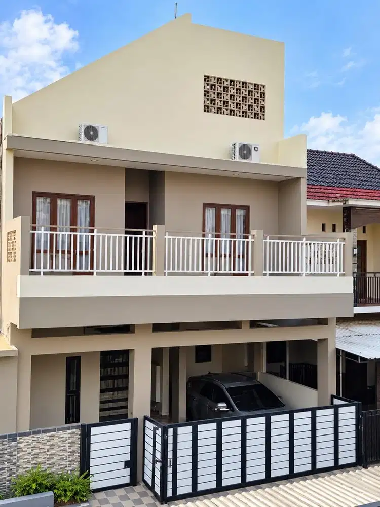 Dijual Rumah 3Lantai Di Banjar Wijaya Cipondoh