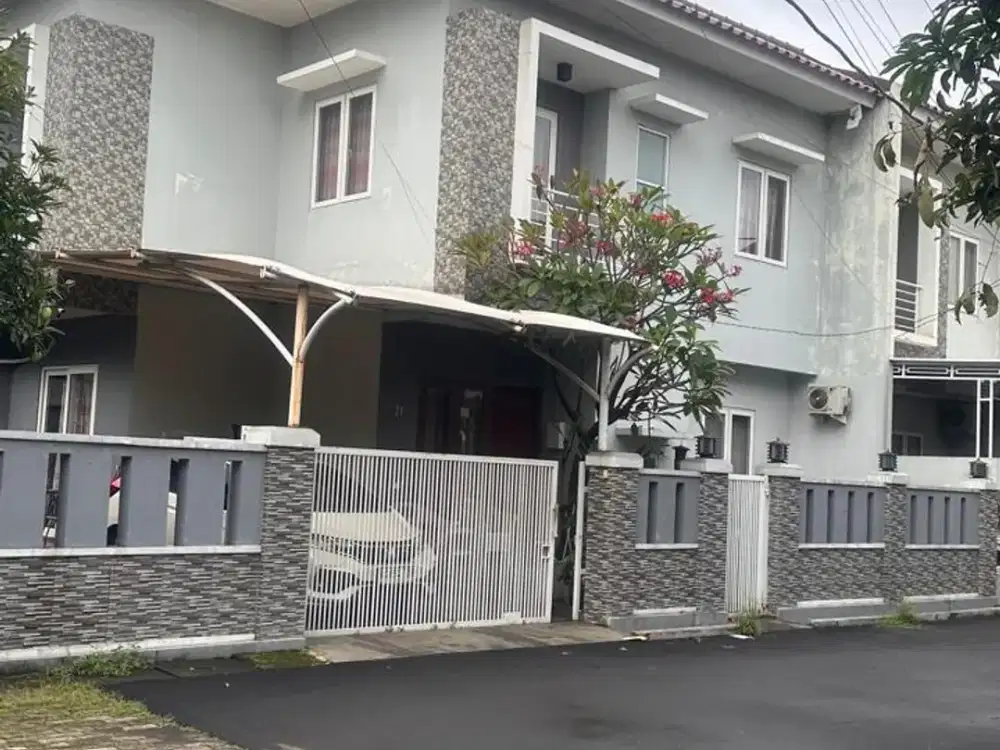 DIJUAL RUMAH 2 LANTAI SEMI FURNISHED DALAM CLUSTER CIPAYUNG JAKARTA TIMUR