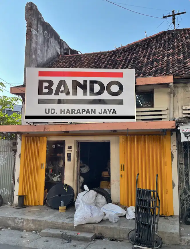 Staf toko teknik serabutan