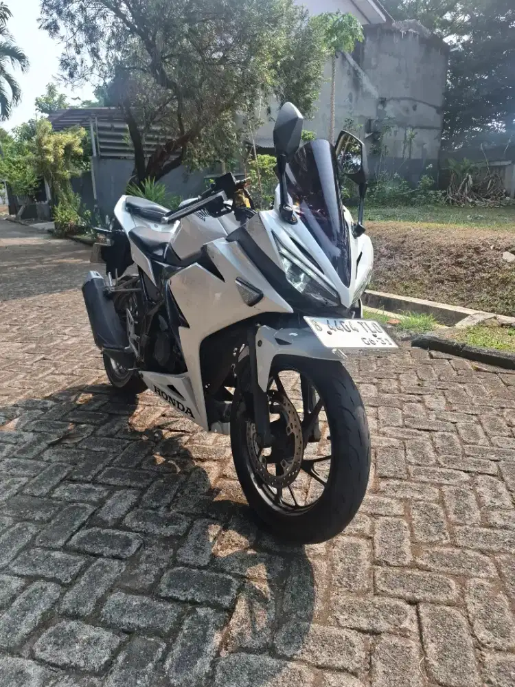Honda CBR 150R K45G Tahun 2016