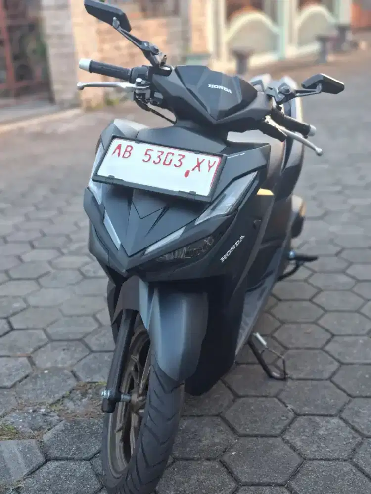 Vario 125 cbs iss hitam doff