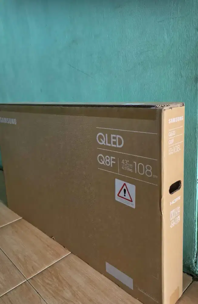 Tv samsung QLED Q8F baruu