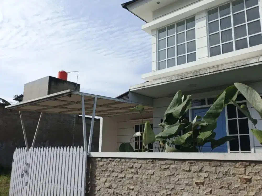 DIJUAL CEPAT DAN MURAH RUMAH SIAP HUNI 2 LANTAI AMERICAN CLASSIC MODERN DI CIHANJUANG BANDUNG BARAT