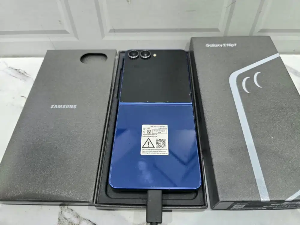 Samsung Z flip7 12/512 sein