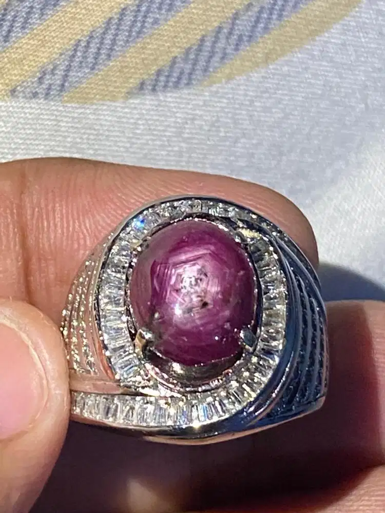 Batu Natural Ruby Star