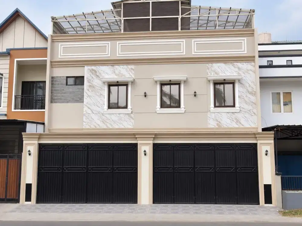 RUMAH MEWAH MODERN 3 LANTAI DI PURI GARDENA, BANGUNAN 2024 SEPERTI BARU + BONUS INTERIOR!