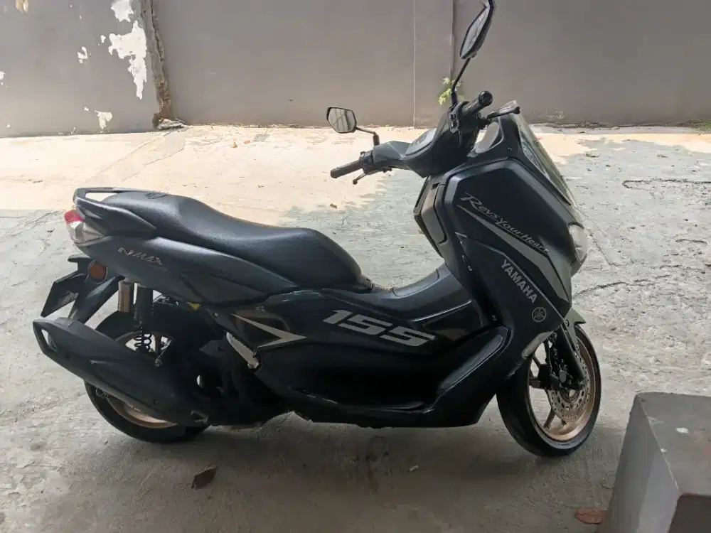Nmax 2021 hitam bekas