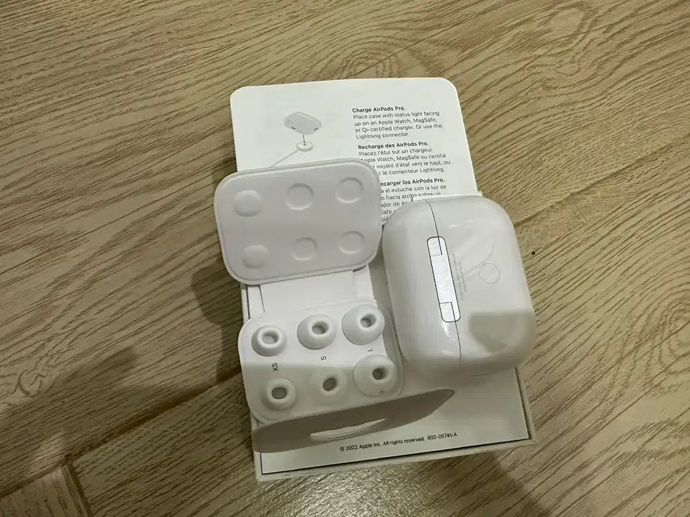 DIJUAL: AirPods Pro Gen 2 (A2698) - Fullset